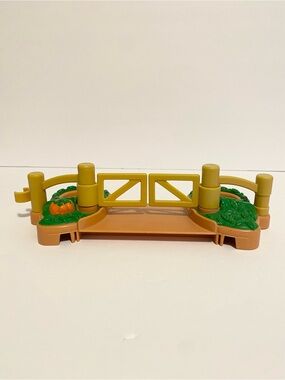 Little People Train Gate Fence Pumpkin Fall Halloween Farm Vintage Toy 4/$20 🛑